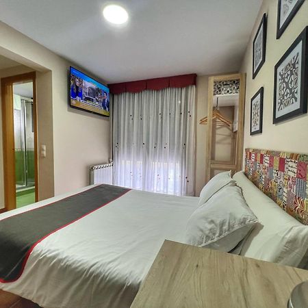 Hostal La Colmena Vicolozano Exteriör bild